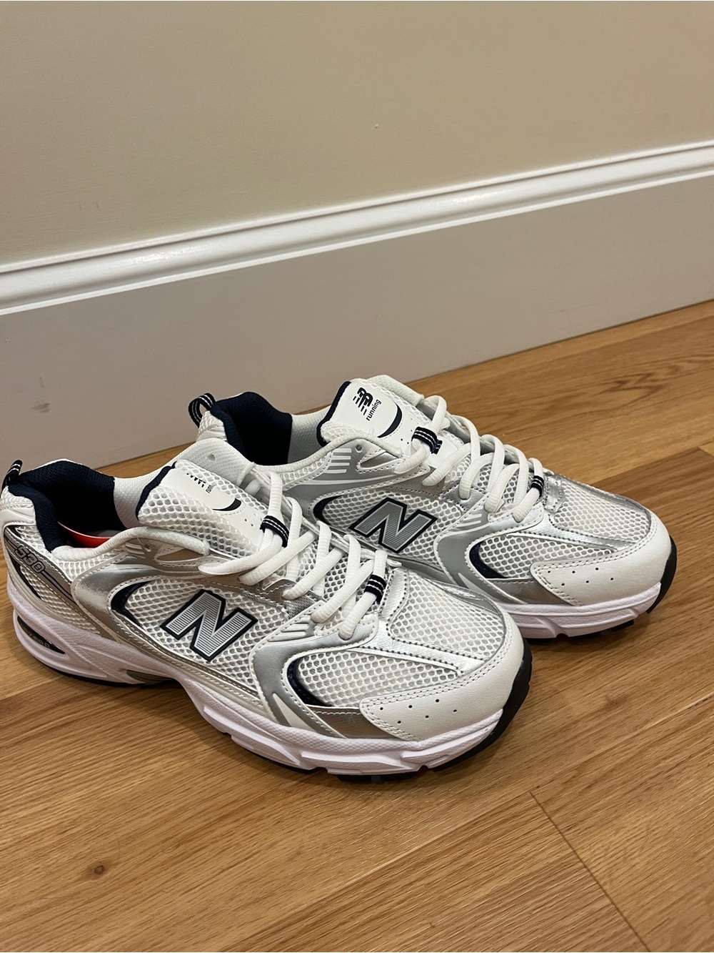 New Balance 530 Men's White and Silver Athletic Sneakers with Navy Accents